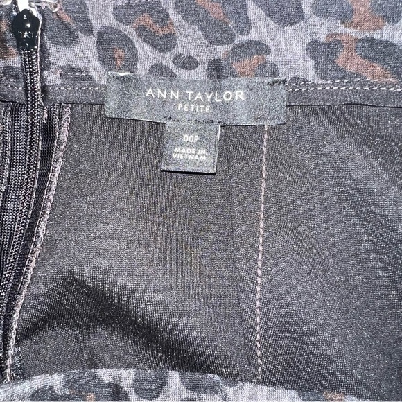 Ann Taylor Leopard Print Pencil Skirt 00P NWOT - Picture 3 of 3